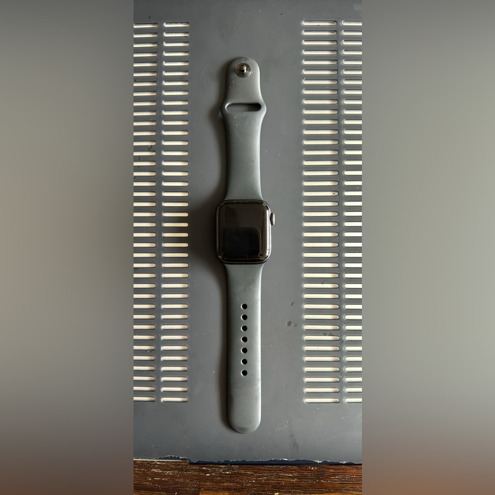 First Gen Apple Watch SE with Cellular Capabilities